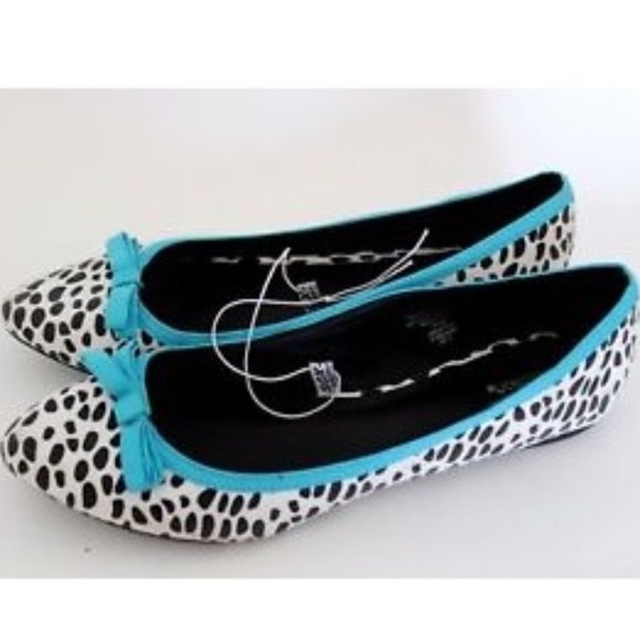 Women's Xhilaration Synthetic Suede Pointed Toe Ballet Flat Size: 9 - Picture 1 of 4